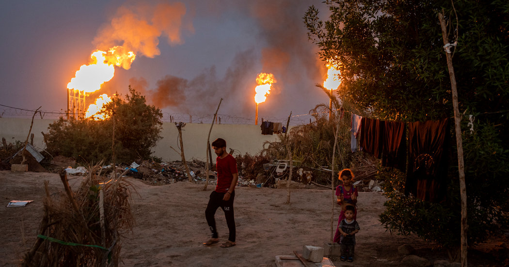 Southern Iraq’s Toxic Twilight - The New York Times