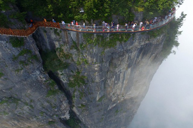 Tianmen Mountain Glass walkway 0a