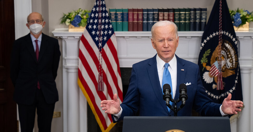 As Breyer Pondered Retirement, Biden Bet on a Hands-Off Strategy