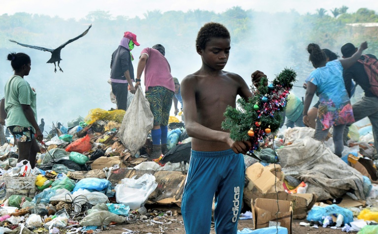 Christmas tree turns symbol of hope at Brazil dump » Capital News