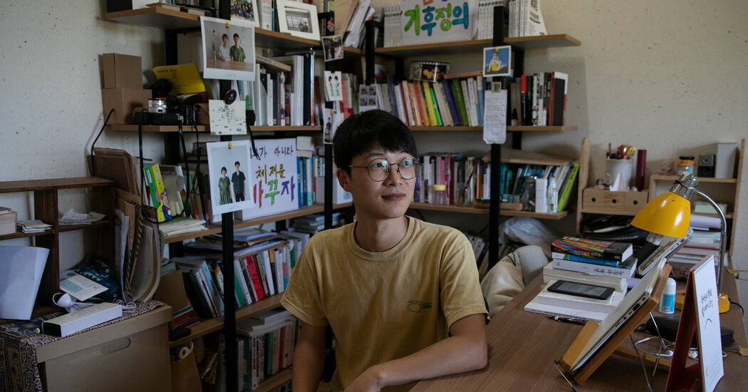 South Korea Reconsiders a Rite of Manhood: The Draft