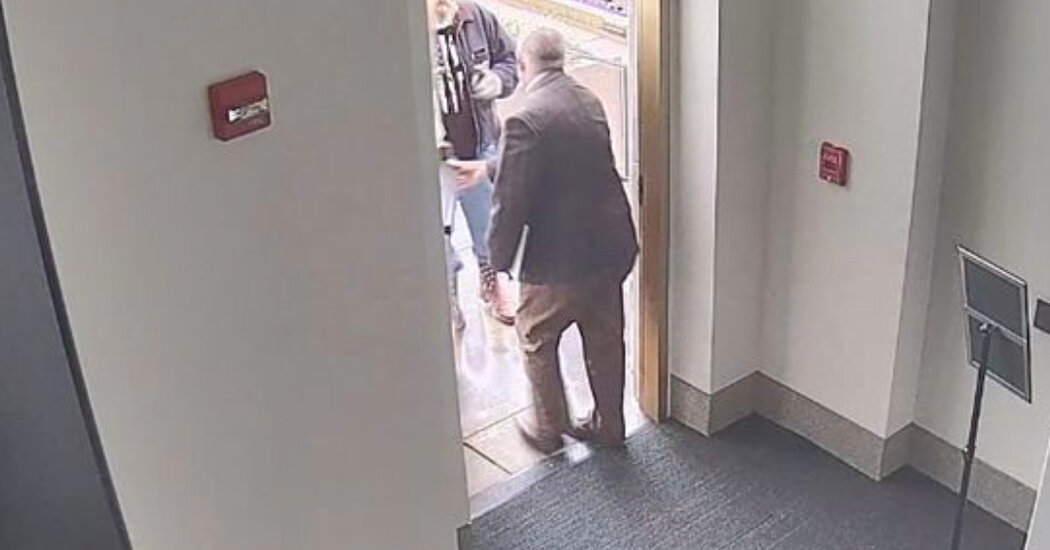 Oregon House Ejects Mike Nearman for Aiding State Capitol Breach