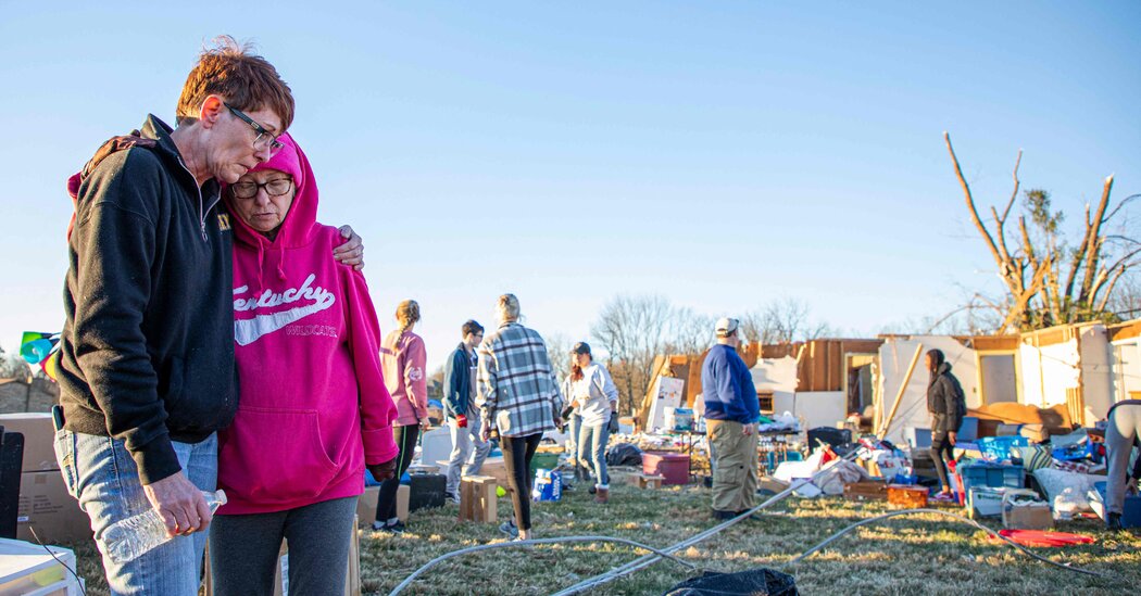 Live Updates: Tornado Victims Are Remembered
