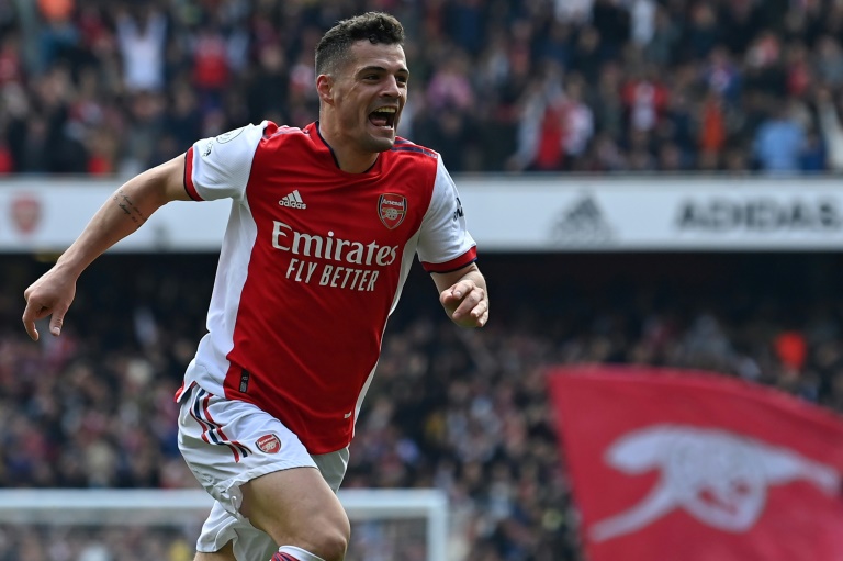 Arsenal whip sorry Manchester United to take control of top-four battle