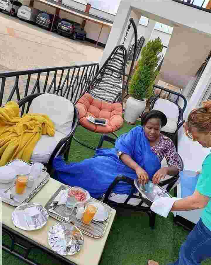 Photos of Francis Atwoli’s ‘Mzungu’ House Help Create a Stir Online