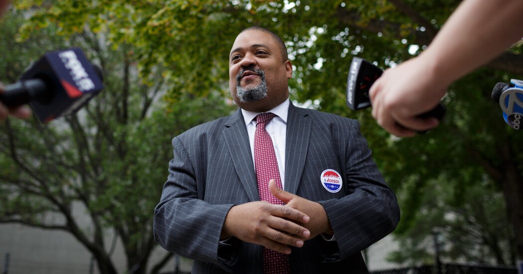 Conflict Quickly Emerges Between Top Prosecutor and Police Commissioner