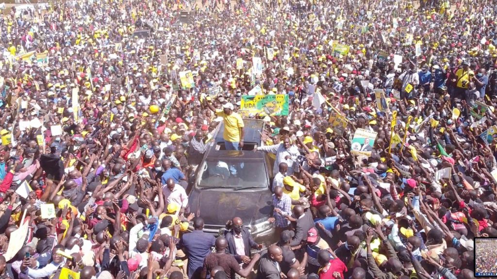 Ruto hosts mega rally in Eldoret attended by thousands » Capital News