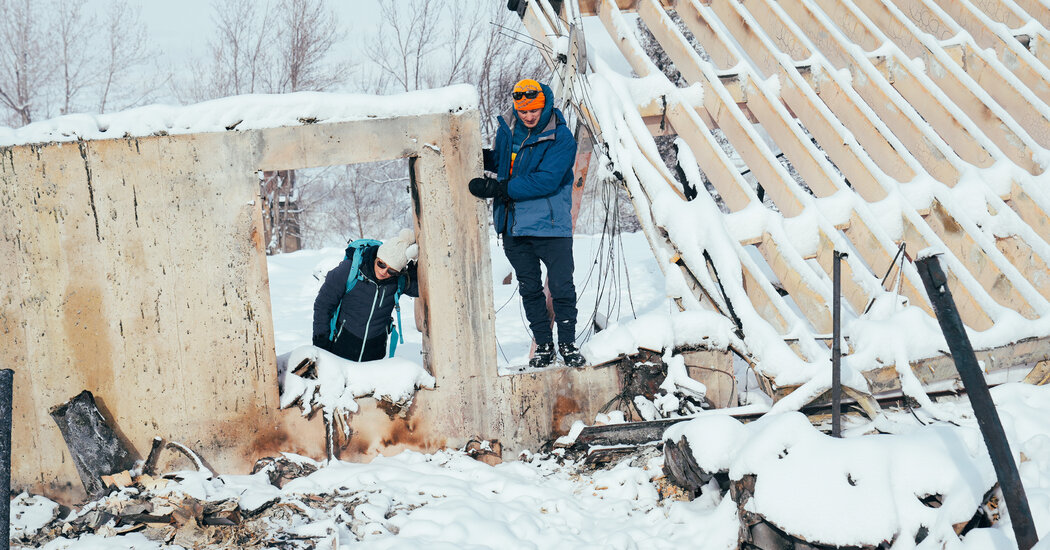 After Catastrophic Fire, Colorado Fights a New Hazard: 10 Inches of Snow