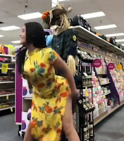 See how this curvy slay queen was misbehaving in a popular mall-Nice derriere though! (VIDEO)