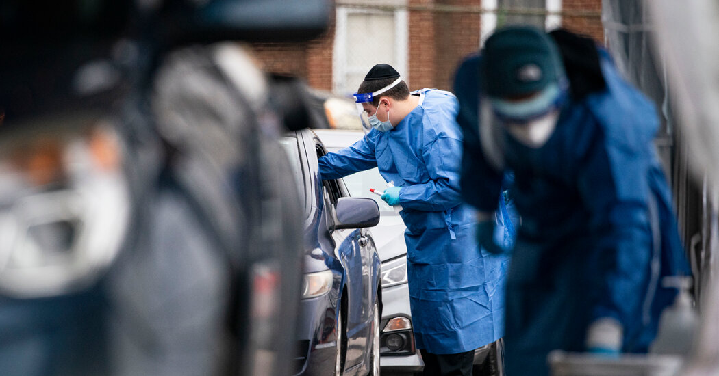 Live Updates: As Omicron Casts a Pall Over New Year’s Eve, Studies Provide Glimmer of Hope