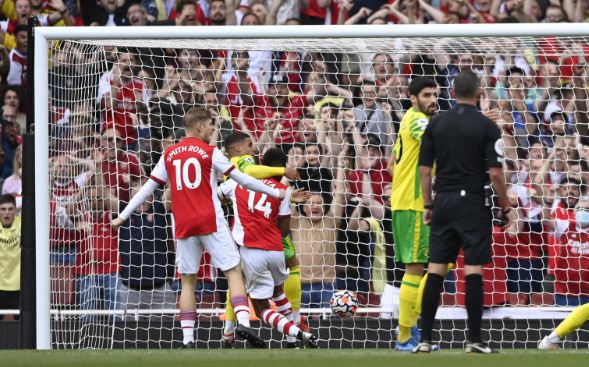 Aubameyang strikes to give Arsenal first Premier League win : The standard Sports