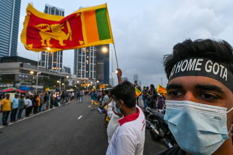 Shoot-on-sight orders in Sri Lanka after deadly violence » Capital News