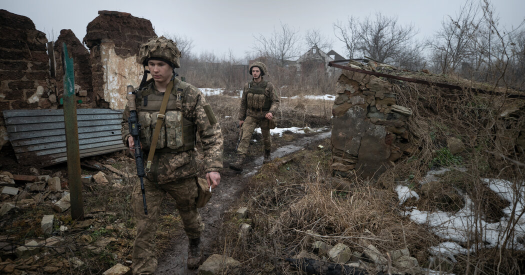 U.S. Pulls Most Diplomats From Kyiv as Tensions Mount