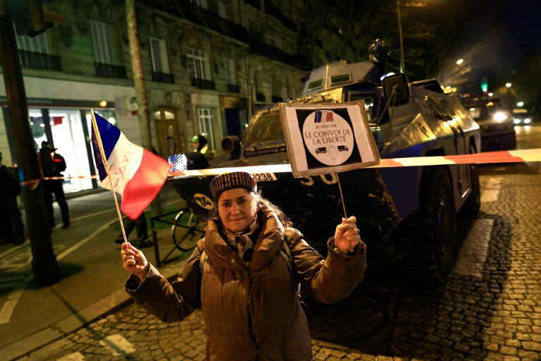 Paris deploys police as protest convoy approaches capital » Capital News