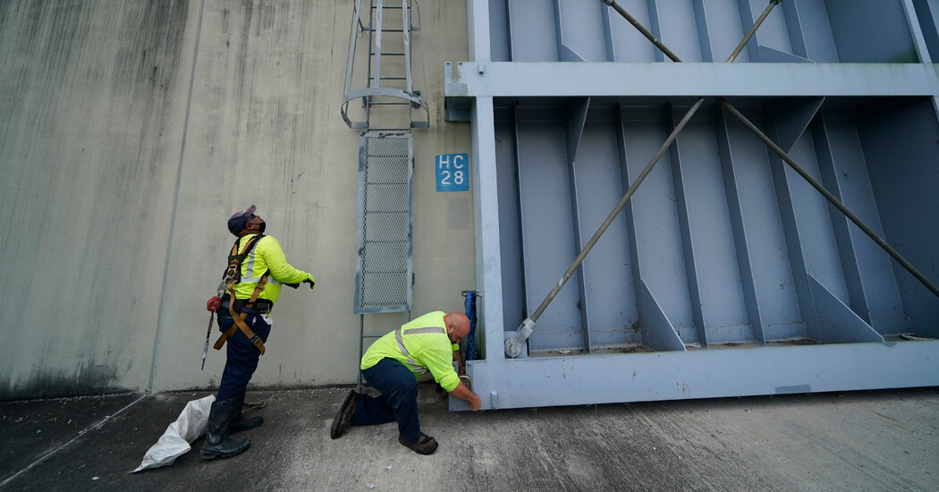 Laura Looms Large as Marco Nears Louisiana: Tropical Storm Live Updates
