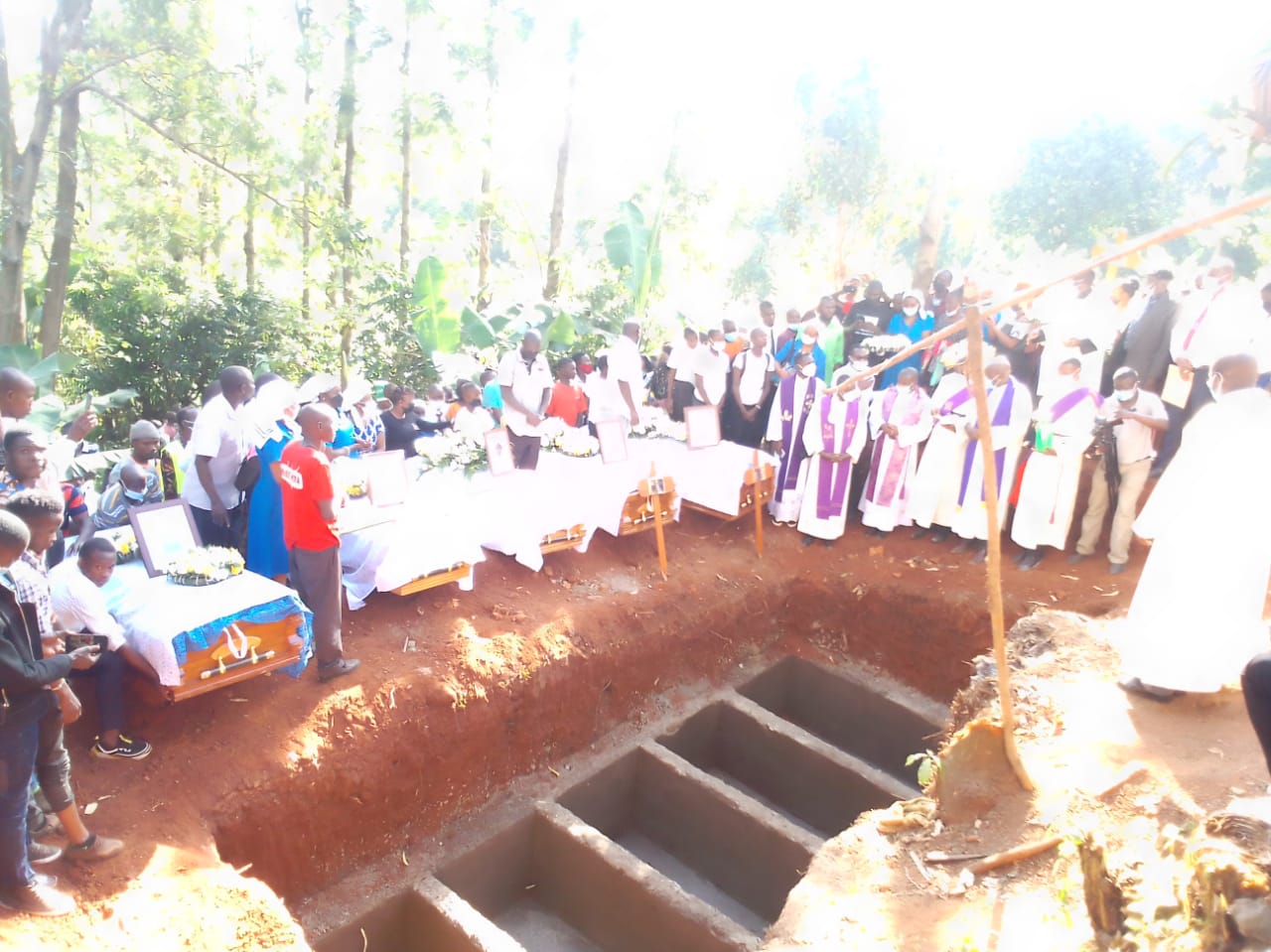 Family of 5 killed on Christmas eve road accident laid to rest in Kisii » Capital News