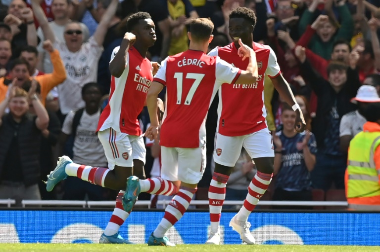 Arsenal boost top four bid as Leeds slump into relegation zone