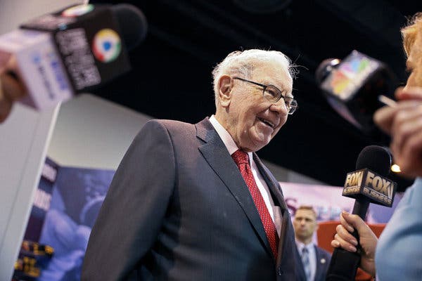 Warren E. Buffett donated stock to the Bill and Melinda Gates Foundation, the Susan Thompson Buffett Foundation and groups founded by his three children.