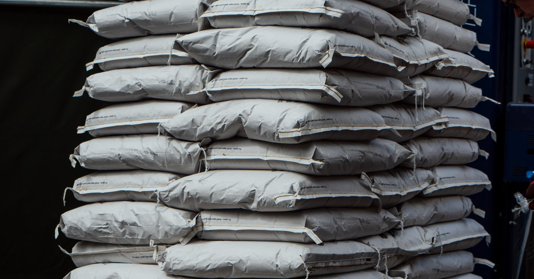 Pandemic-Baking Britain Has an ‘Obscene’ Need for Flour