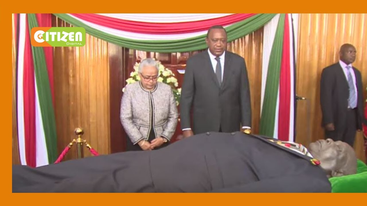 President Kenyatta, DP Ruto view the body of late retired president Moi