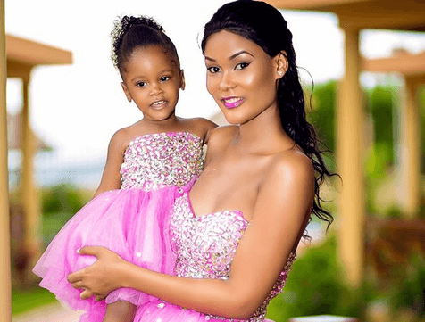 Hamisa Mobetto is a definition of what co-parenting should look like