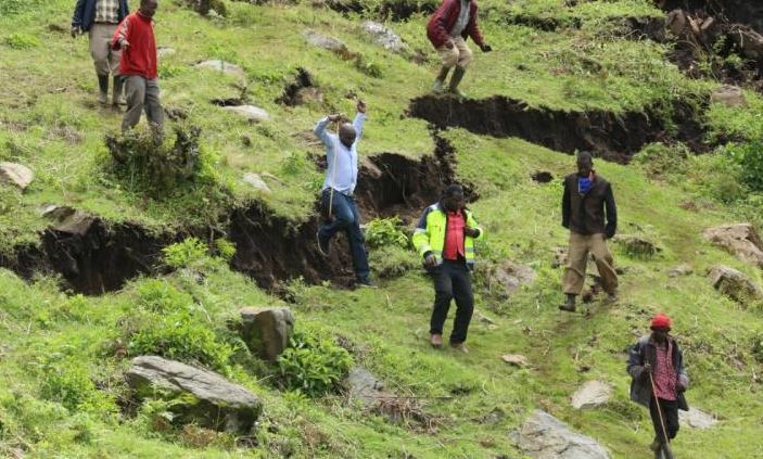 Panic as deep cracks emerge in Kerio Valley