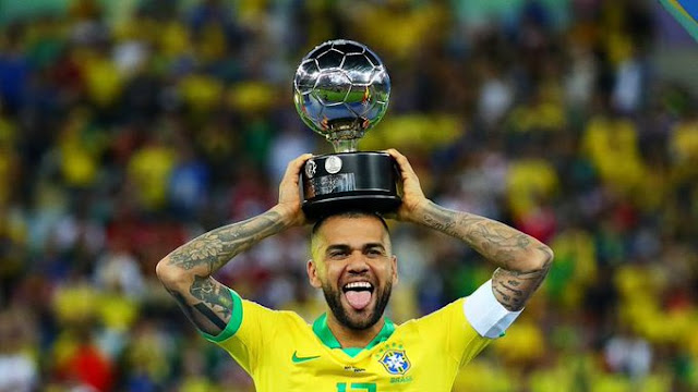 Ole Solskjaer now happy with David de Gea, Dani Alves roams freely with no club