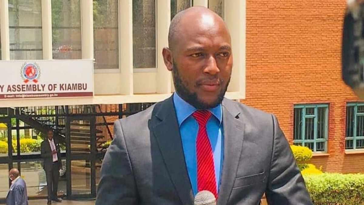 ‘Campaignia Bibi Yako Kwa Nyumba’: Citizen TV’s Stephen Letoo Claps Back at Fan