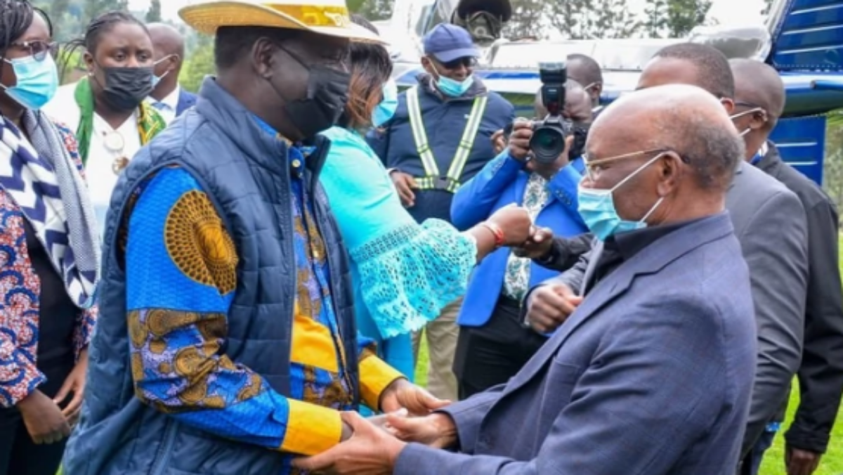 See The Unusual Thing Citizen TV Captured SK Macharia Doing at Raila’s Bukhungu Rally
