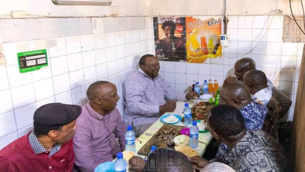 Kuingia Ground: Uhuru Shares Nyama Choma With Ordinary Folks at Small Joint