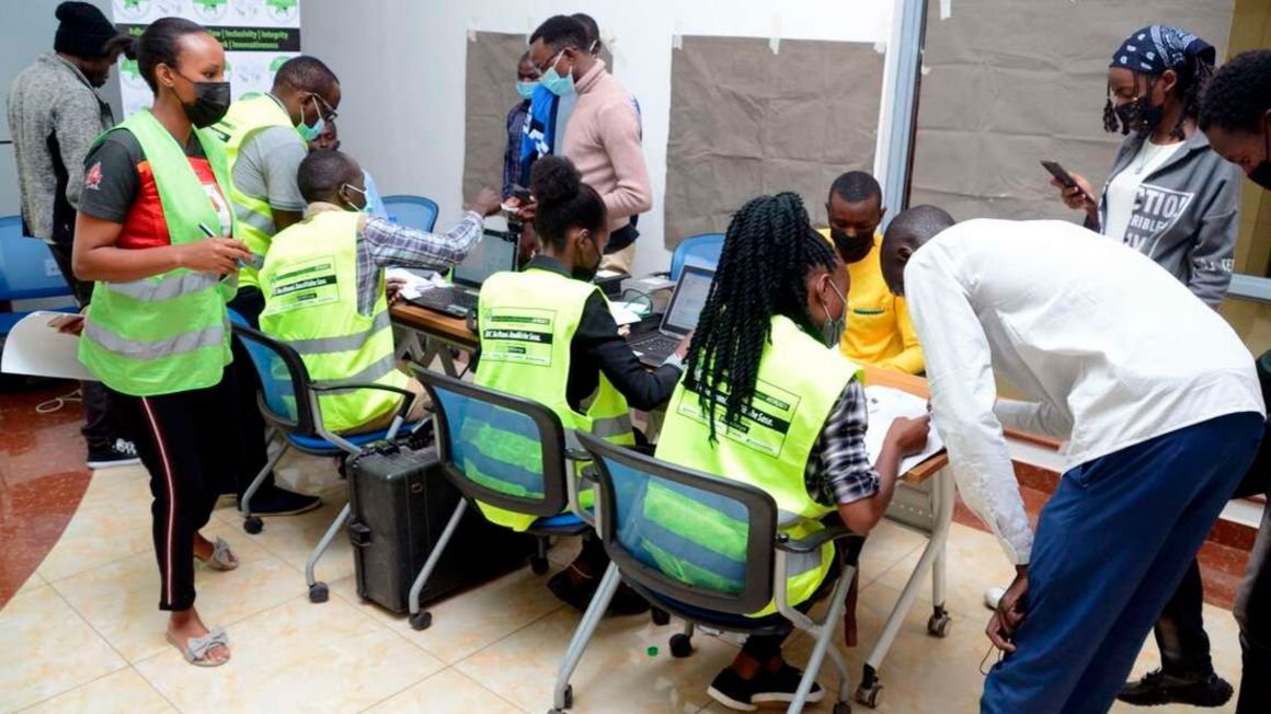 IEBC Suspends Voters Registration Till March 2023