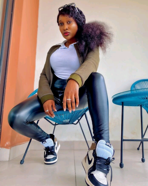 He disturbing me! An obsessed crush is finishing my peace