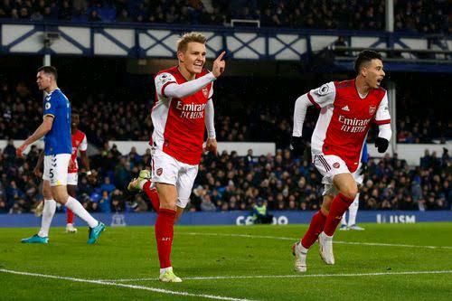 Which tv channels will air Arsenal vs Everton game today in Kenya!
